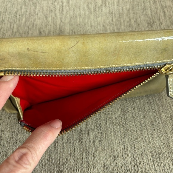 Dooney & Bourke Wallet - Picture 4 of 10